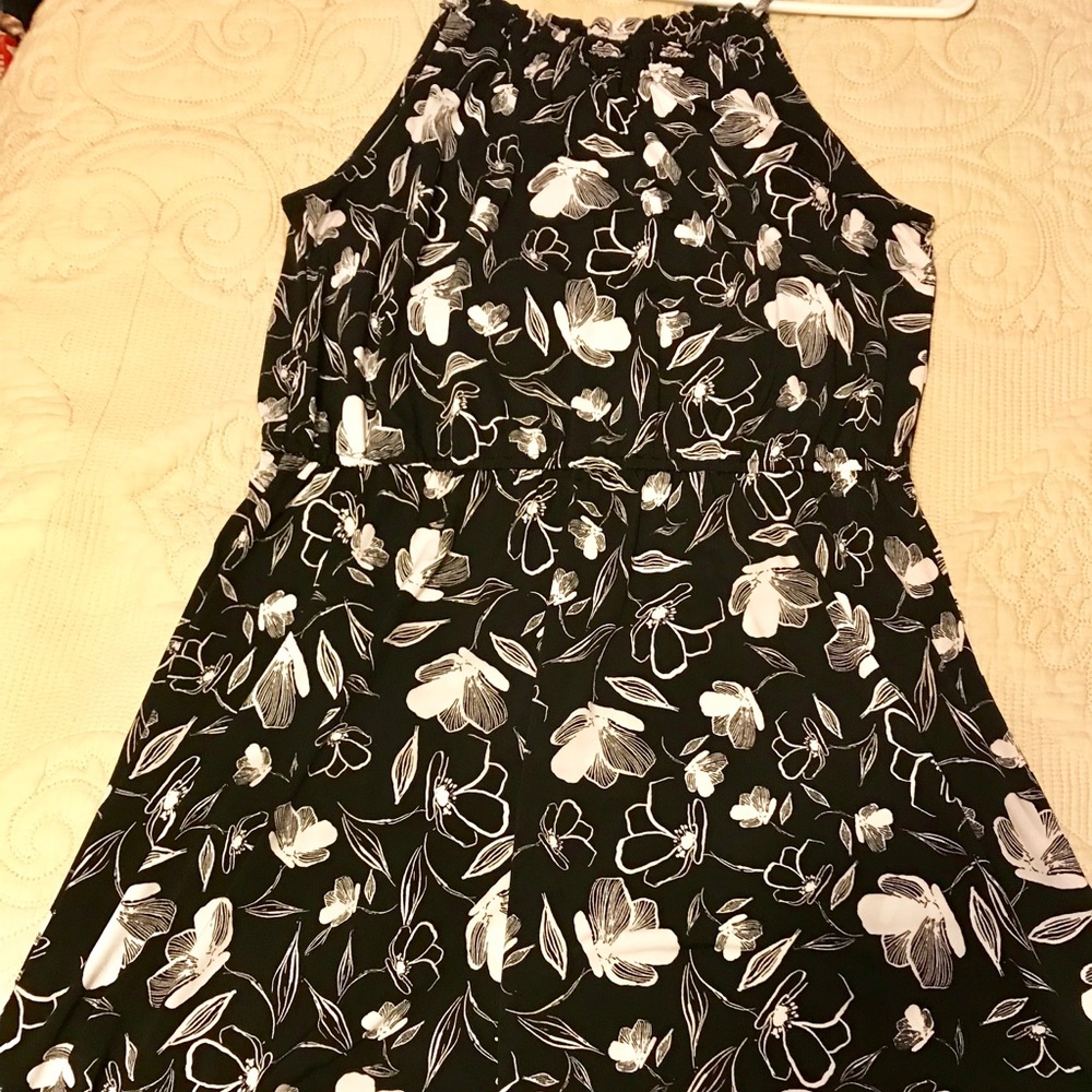 Banana Republic black and white floral dress!